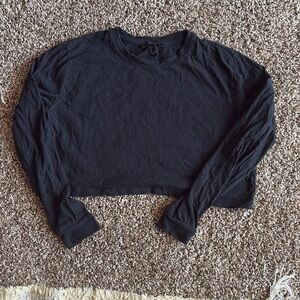 Blk long sleeve crop!